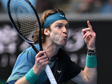 依赖两位超 依赖两位超