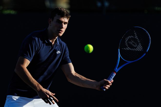 与耐克之间 与耐克之间